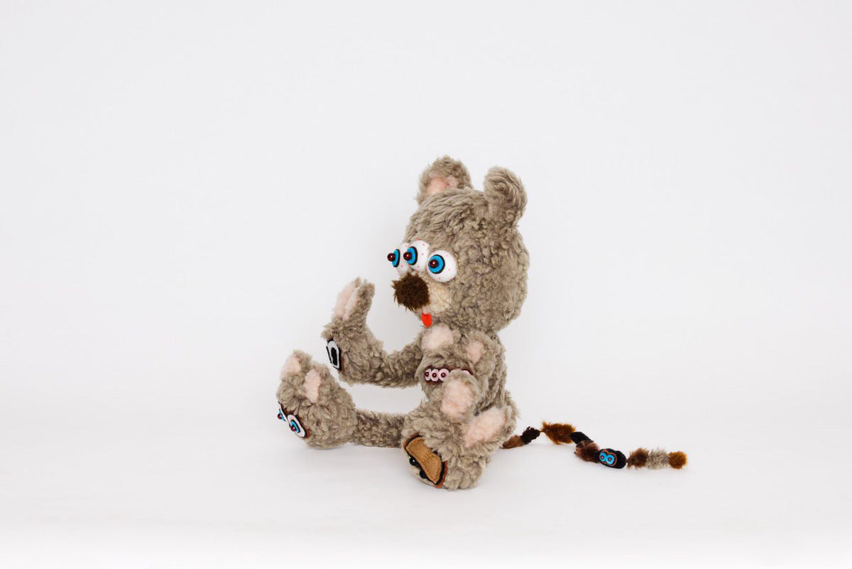 Family Bear [Middle] | Peloqoon – MITTS fine book store